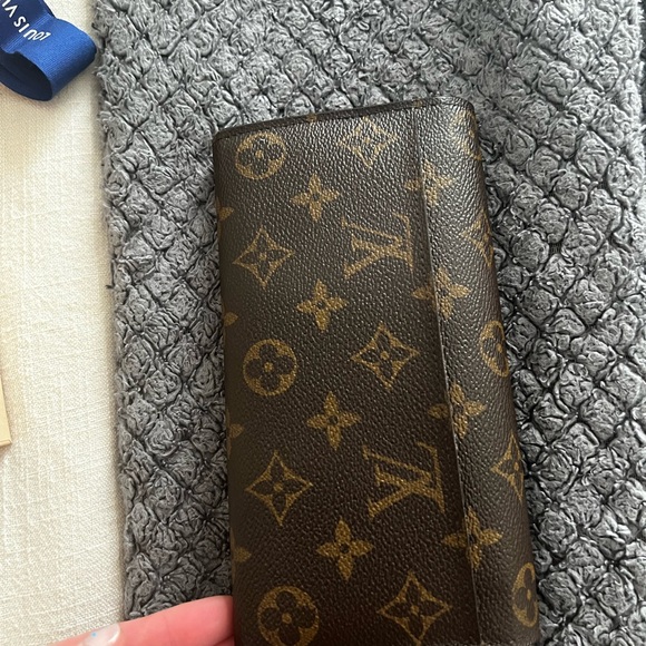 Authentic Louis Vuitton Sarah wallet - Picture 2 of 8